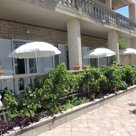 Πανσιόν In With Air Conditioning, Wifi, Washing Machine 4947-6